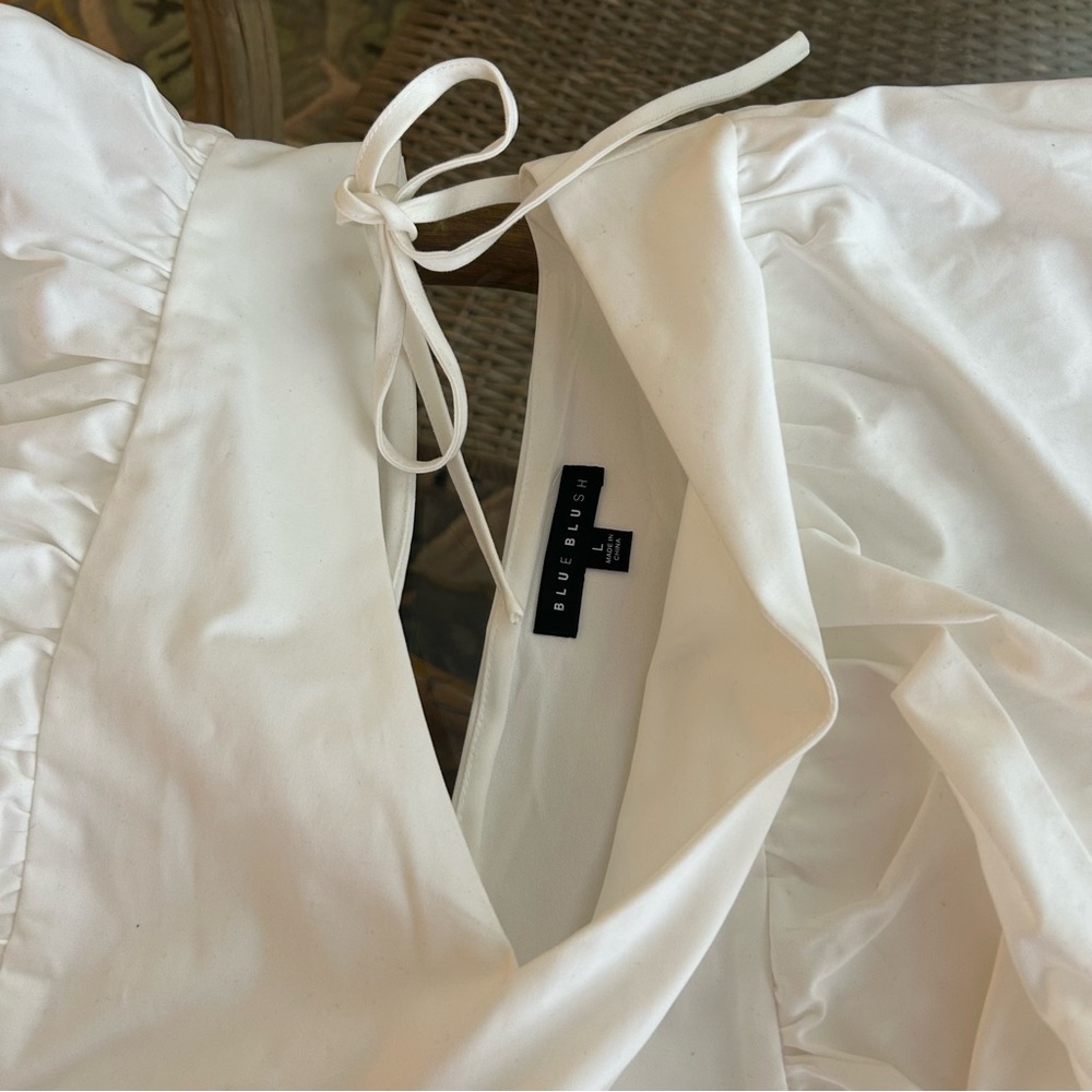 Blue Blush white ruffle sleeve dress size L - Picture 2 of 3